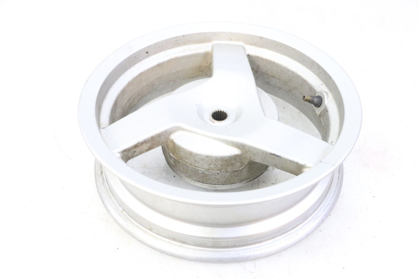 photo de JANTE ARRIERE PEUGEOT VIVACITY 125 (2010 - 2017) - Vue rapprochée