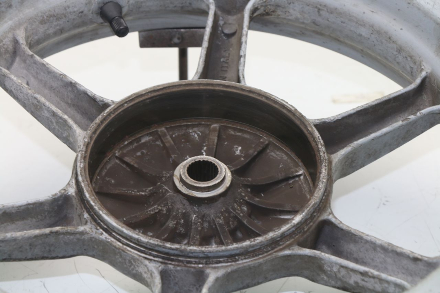 photo de JANTE ARRIERE PIAGGIO LIBERTY 2T 50 (2009 - 2013) - Points de fixation