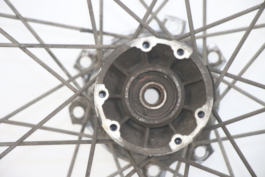 photo de JANTE ARRIERE GILERA RK 50 (1996 - 1999) - Détails caractéristiques