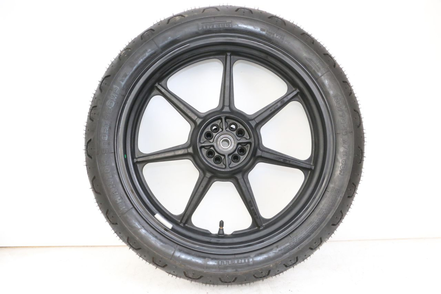 photo de JANTE ARRIERE ROYAL ENFIELD CONTINENTAL GT 650 (2019 - 2024) - État de surface