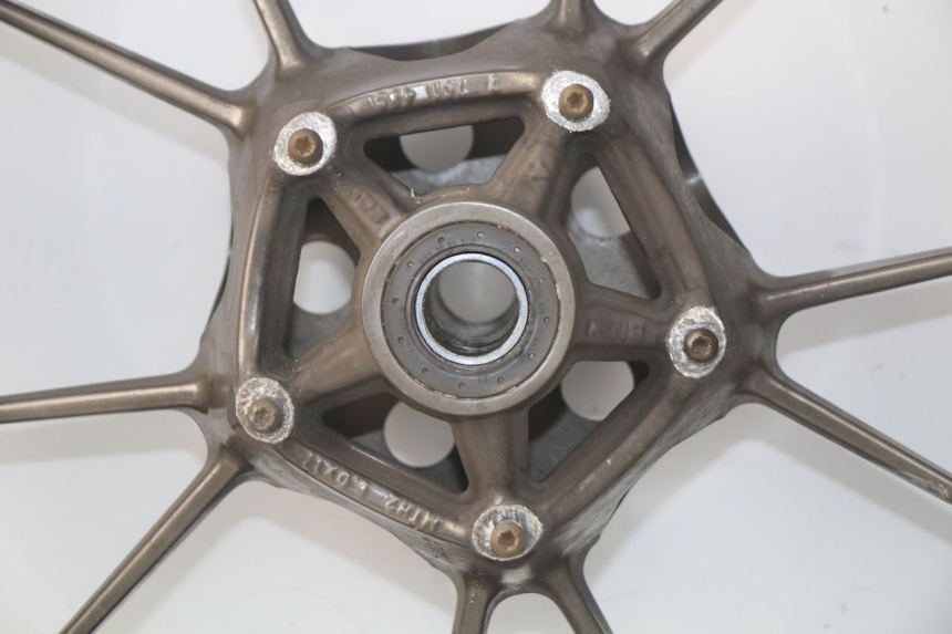 photo de JANTE ARRIERE BMW S RR ABS S1000RR 1000 (2009 - 2011) - Détails caractéristiques