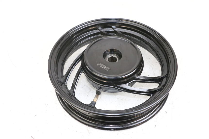 photo de JANTE ARRIERE JM MOTORS SANTANA 50 (2014 - 2023) - Points de fixation