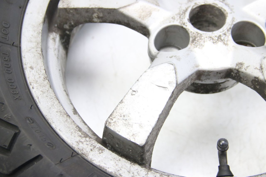 photo de JANTE ARRIERE PEUGEOT SATELIS COMPRESSOR K15 125 (2006 - 2009) - Gros plan technique