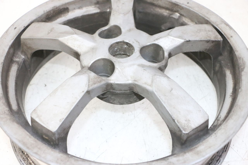 photo de JANTE ARRIERE PEUGEOT SATELIS 125 (2006 - 2009) - Détails caractéristiques