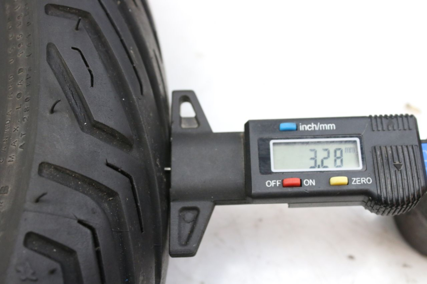 photo de JANTE ARRIERE APRILIA SCARABEO 100 (2003 - 2012) - Vue rapprochée