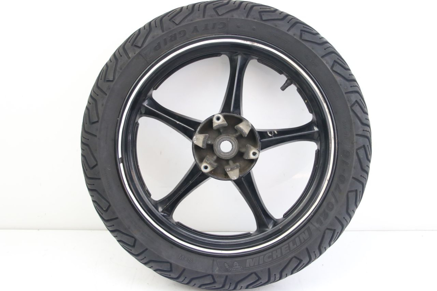 photo de JANTE ARRIERE SUZUKI SIXTEEN 125 (2008 - 2010) - Détail de la pièce