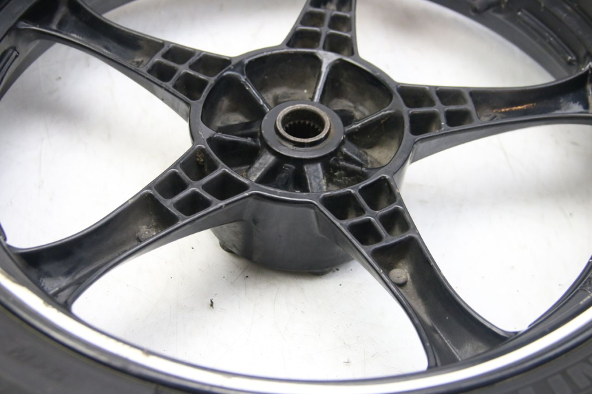 photo de JANTE ARRIERE SUZUKI SIXTEEN 125 (2008 - 2010) - Angle alternatif