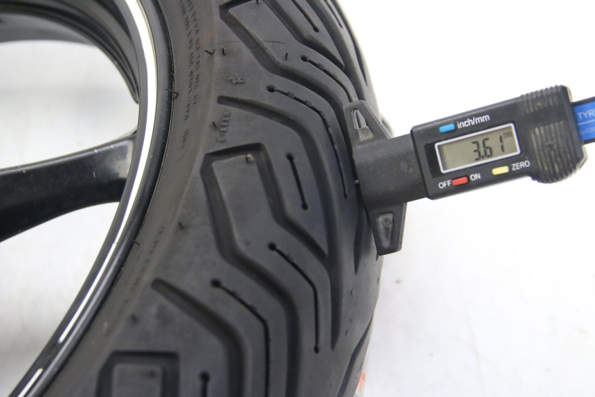 photo de JANTE ARRIERE SUZUKI SIXTEEN 125 (2008 - 2010) - Zoom état d’usage