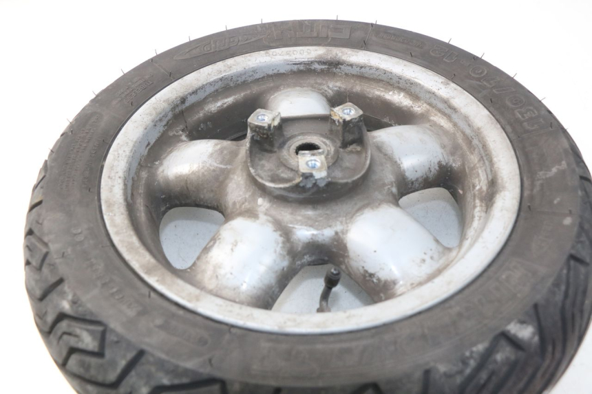 photo de JANTE ARRIERE MBK SKYLINER 125 (2004 - 2007) - Gros plan technique