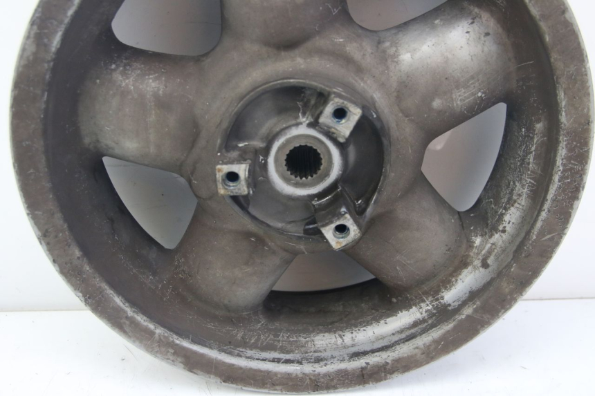 photo de JANTE ARRIERE MBK SKYLINER 125 (1998 - 2001) - Gros plan technique