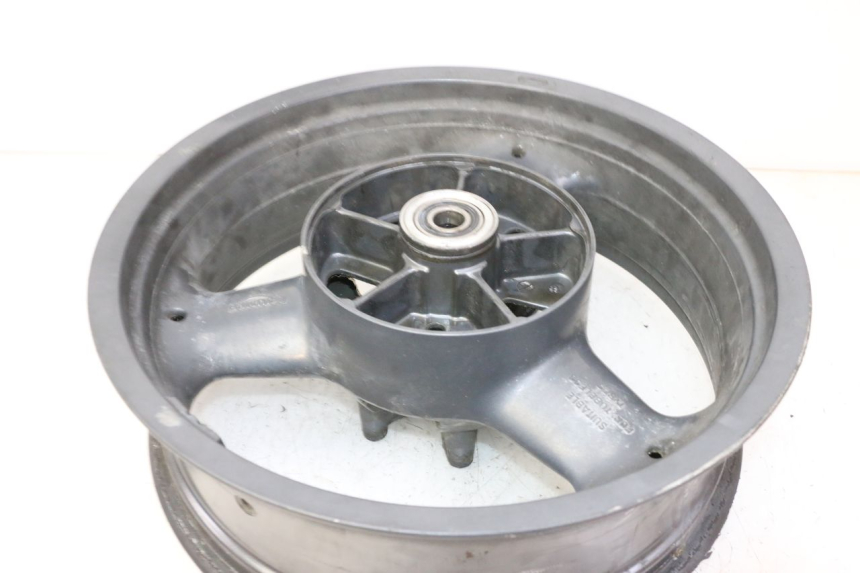 photo de JANTE ARRIERE TRIUMPH SPRINT 900 (1995 - 1998) - Détail de la pièce