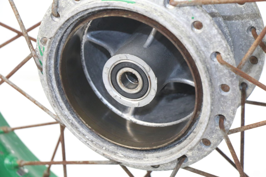 photo de JANTE ARRIERE YAMAHA SR 125 (1982 - 2003) - Points de fixation