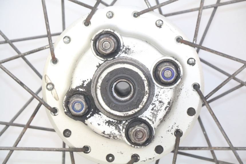 photo de JANTE ARRIERE YAMAHA SR 125 (1982 - 2003) - Détails caractéristiques