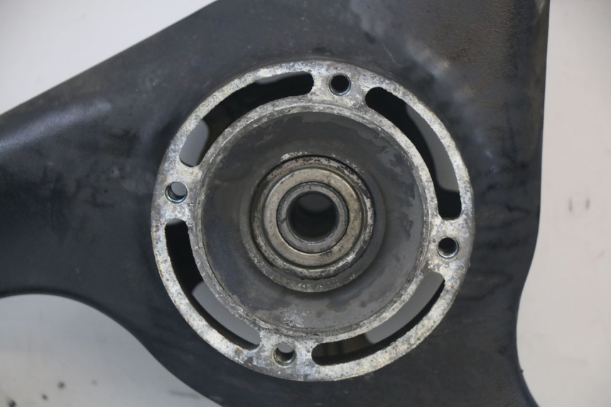 photo de JANTE ARRIERE SUZUKI GS F 500 (2004 - 2007) - Zoom composants