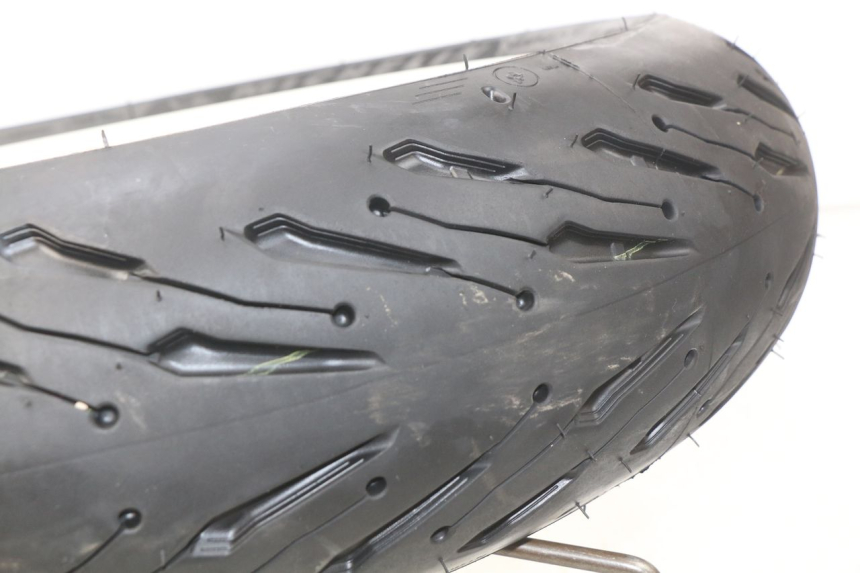 photo de JANTE ARRIERE SUZUKI SV S 650 (1999 - 2002) - Autre angle de vue