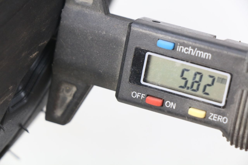 photo de JANTE ARRIERE SUZUKI SV S 650 (1999 - 2002) - Gros plan technique