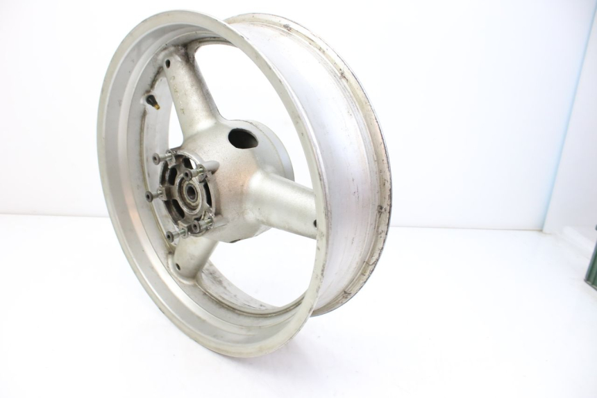 photo de JANTE ARRIERE SUZUKI SV S 650 (1999 - 2002) - Gros plan technique