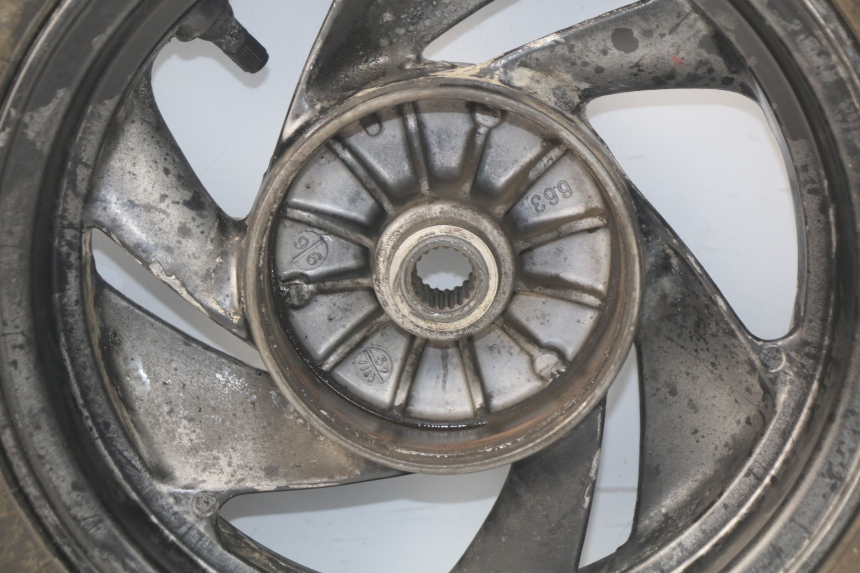 photo de JANTE ARRIERE PEUGEOT SV 50 (1992 - 2004) - Gros plan technique