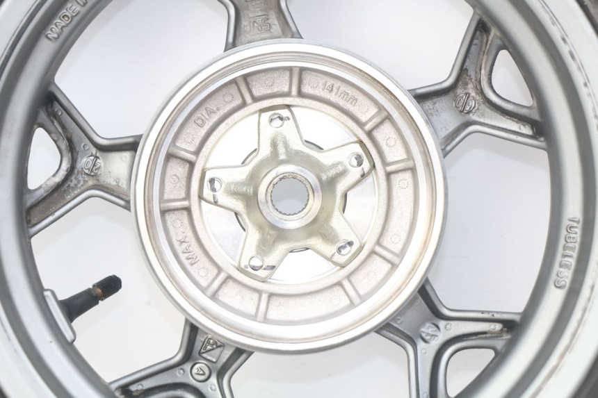 photo de JANTE ARRIERE APRILIA SXR 50 (2021 - 2023) - Détails caractéristiques