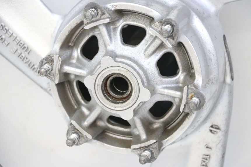 photo de JANTE ARRIERE YAMAHA TDR DELTABOX 125 (1997 - 2003) - État de surface