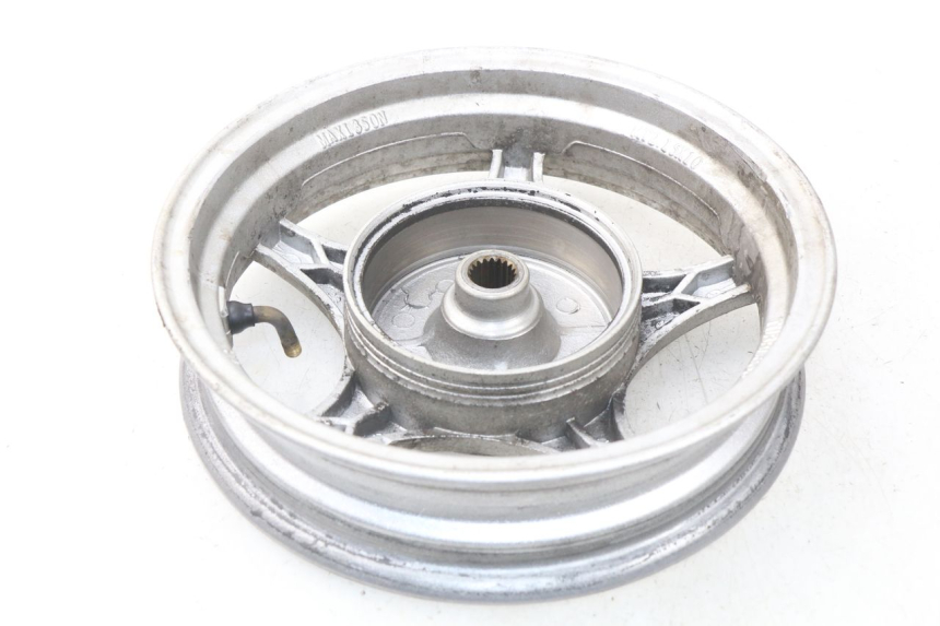 photo de JANTE ARRIERE BAOTIAN TRAVEL SPIRIT 50 (2010 - 2012) - Gros plan technique