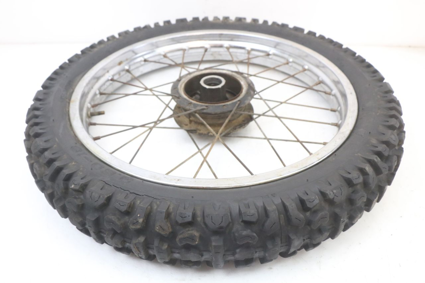 photo de JANTE ARRIERE SUZUKI TS X 80 (1984 - 1988) - Gros plan technique