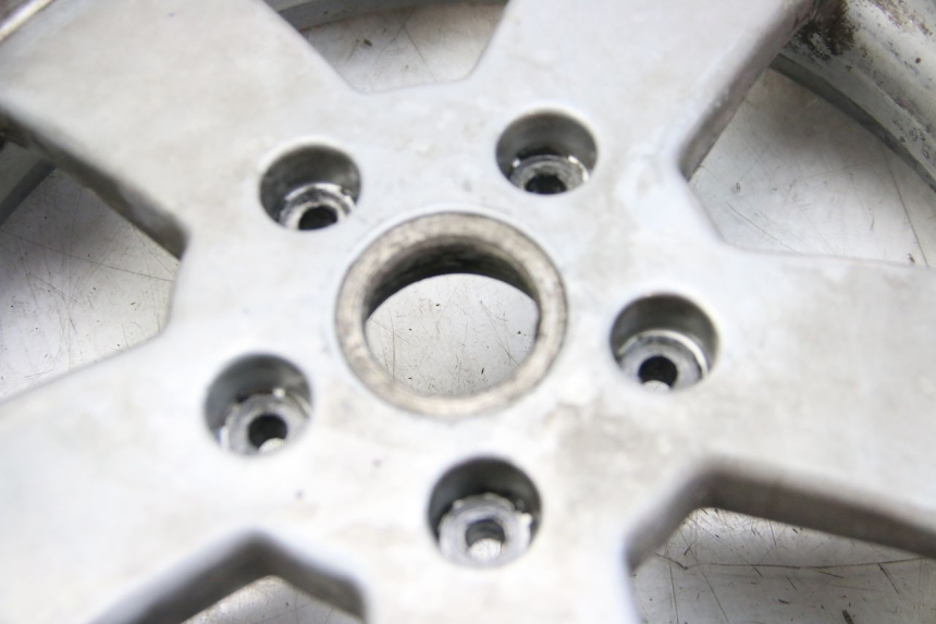 photo de JANTE ARRIERE PIAGGIO VESPA GRANTURISMO 125 (2003 - 2007) - Zoom état d’usage