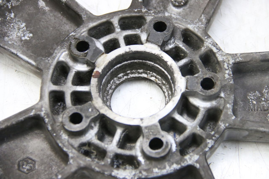 photo de JANTE ARRIERE PIAGGIO VESPA GRANTURISMO 125 (2003 - 2007) - Autre angle de vue