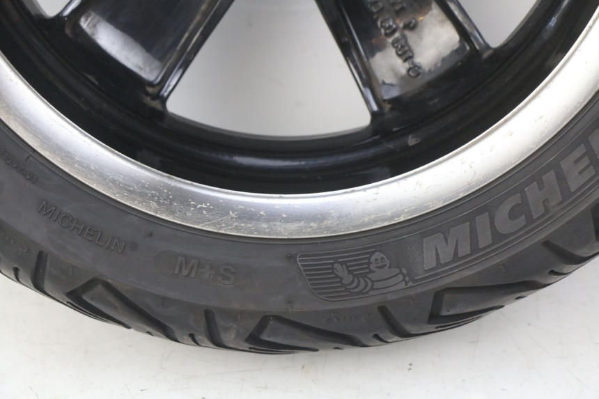 photo de JANTE ARRIERE PIAGGIO VESPA GTS IGET ABS 125 (2017 - 2023) - Gros plan technique