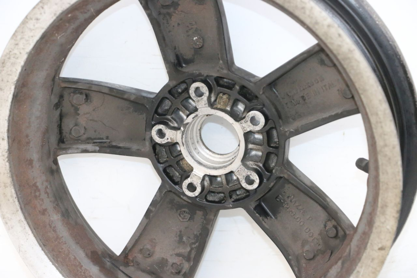 photo de JANTE ARRIERE PIAGGIO VESPA GTS SUPER IE 125 (2009 - 2016) - Gros plan technique