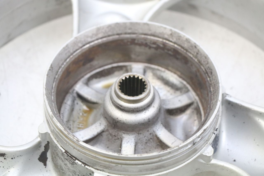 photo de JANTE ARRIERE KYMCO VITALITY 2T 50 (2004 - 2010) - Détails caractéristiques