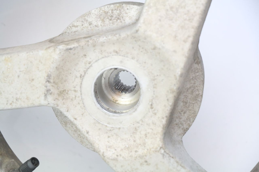 photo de JANTE ARRIERE PEUGEOT VIVACITY NEW 2T 50 (2008 - 2017) - État de surface