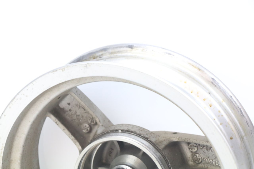 photo de JANTE ARRIERE PEUGEOT VIVACITY NEW 4T 50 (2008 - 2017) - Gros plan technique