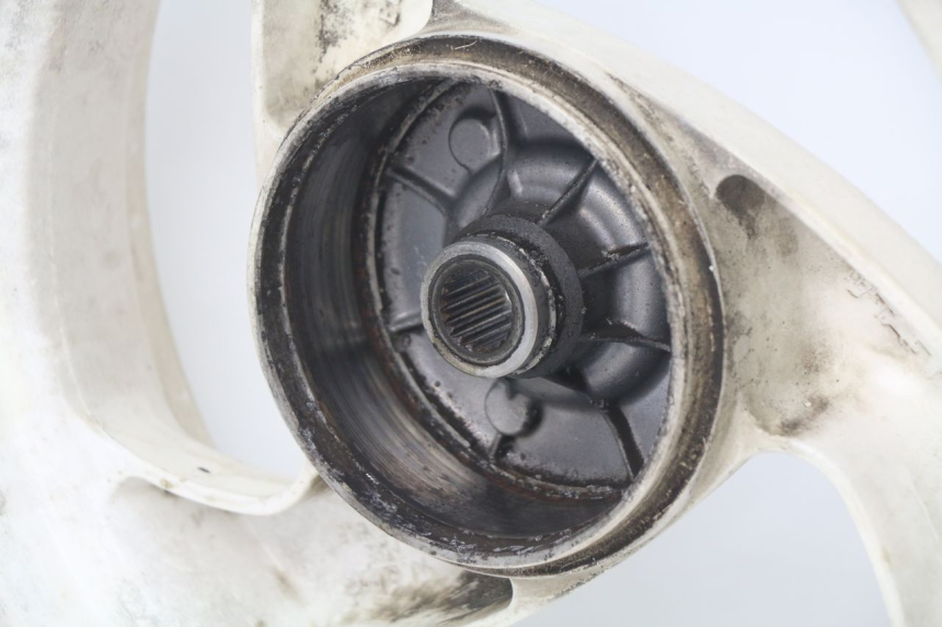 photo de JANTE ARRIERE PEUGEOT VIVACITY 50 (1998 - 2003) - État de surface