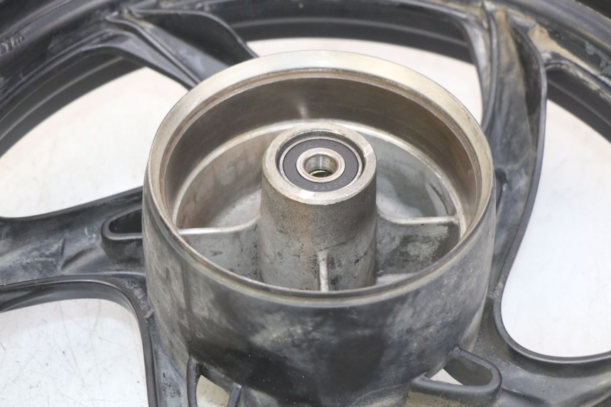 photo de JANTE ARRIERE SYM WOLF SB 125 (2011 - 2018) - Gros plan technique