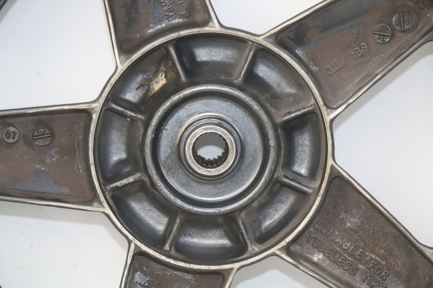 photo de JANTE ARRIERE YAMAHA XMAX X-MAX 125 (2006 - 2009) - Vue rapprochée