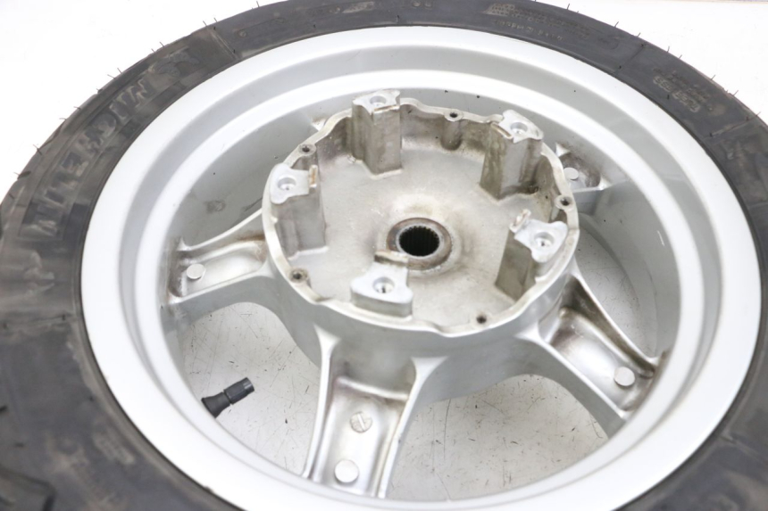 photo de JANTE ARRIERE KYMCO XCITING 250 (2006 - 2009) - Points de fixation