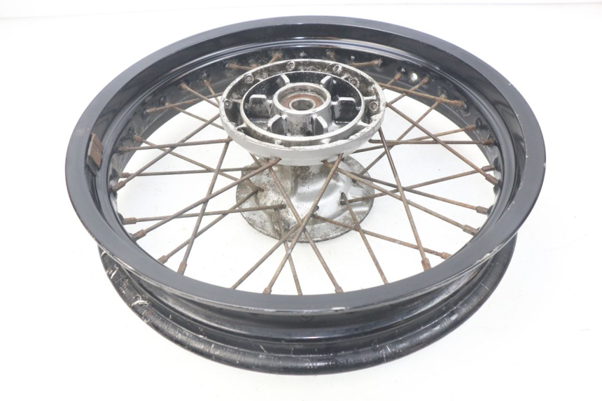 photo de JANTE ARRIERE SUZUKI XF FREEWIND 650 (1997 - 2003) - Gros plan technique