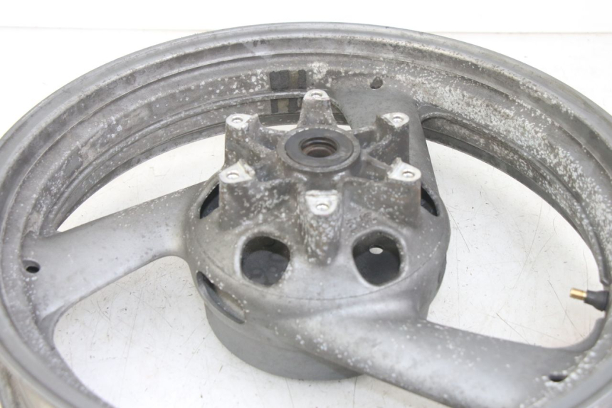 photo de JANTE ARRIERE YAMAHA XJN DIVERSION 600 (2000 - 2003) - Gros plan technique