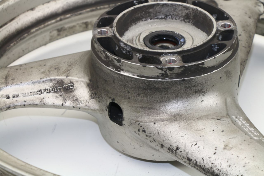 photo de JANTE ARRIERE HONDA XLV VARADERO 125 (2000 - 2006) - Zoom état d’usage