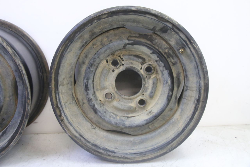 photo de JANTE ARRIERE YAMAHA YFM GRIZZLY 550 (2008 - 2015) - Gros plan technique