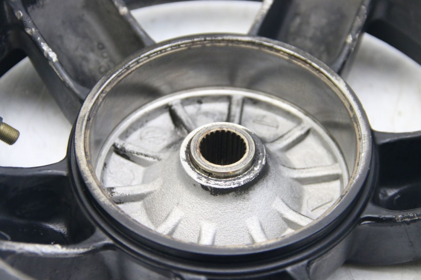 photo de JANTE ARRIERE PIAGGIO ZIP 2T 50 (2009 - 2019) - Détails caractéristiques