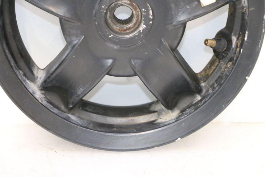photo de JANTE ARRIERE PIAGGIO ZIP 4T 50 (2018 - 2020) - Zoom état d’usage