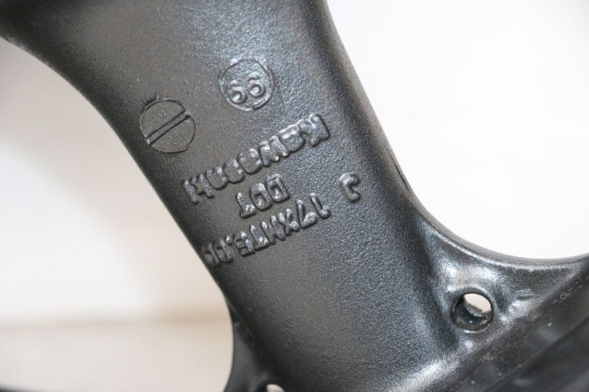 photo de JANTE ARRIERE KAWASAKI ZR 7 750 (1999 - 2004) - Vue rapprochée