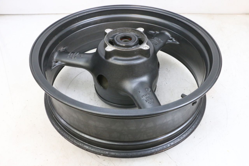 photo de JANTE ARRIERE KAWASAKI ZR 7 750 (1999 - 2004) - Gros plan technique