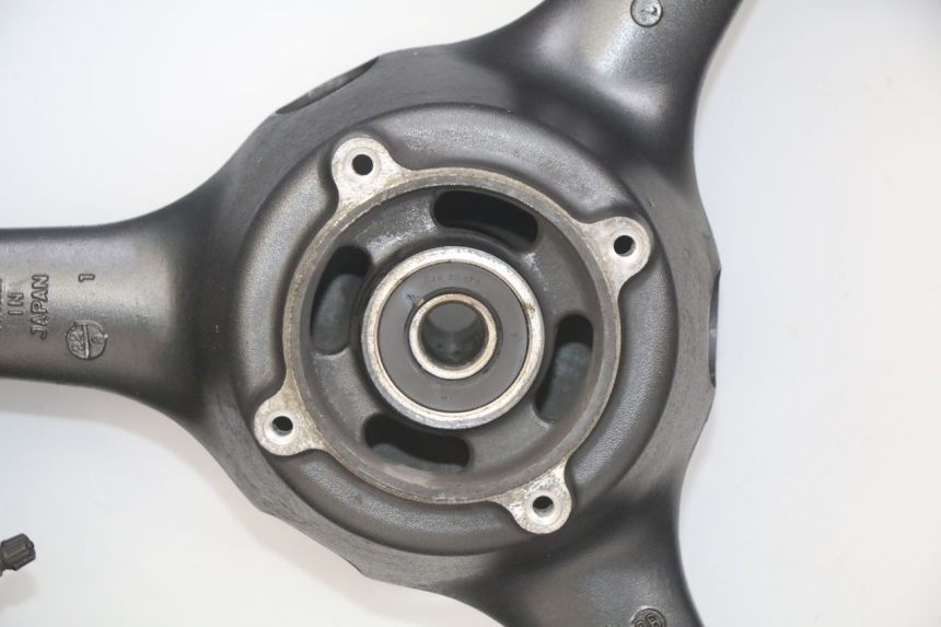 photo de JANTE ARRIERE KAWASAKI ZX-6R ZX6R 600 (1995 - 1997) - Inspection visuelle