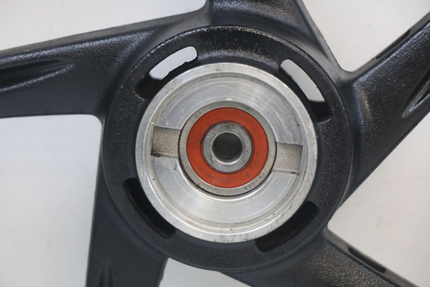 photo de JANTE AVANT SUZUKI ADDRESS 110 (2015 - 2020) - Gros plan technique