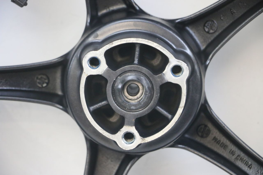 photo de JANTE AVANT YAMAHA AEROX 2T 50 (2013 - 2017) - Vue rapprochée