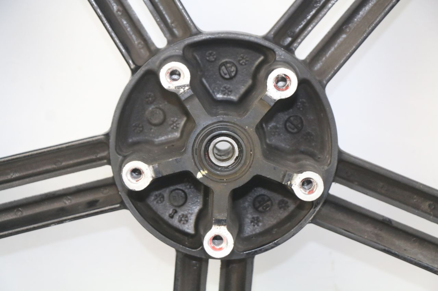 photo de JANTE AVANT KYMCO AGILITY 16+ 4T 50 (2018 - 2023) - Détails caractéristiques