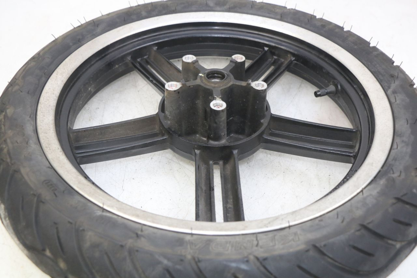 photo de JANTE AVANT KYMCO AGILITY 16+ 4T 50 (2018 - 2023) - Gros plan technique